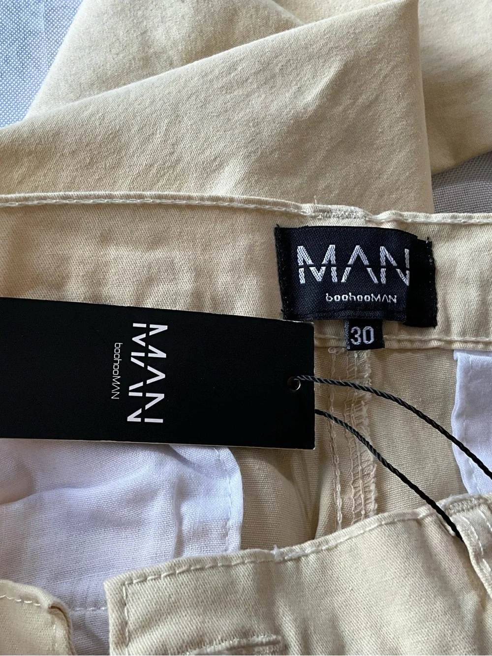 NWT boohooman size 30 khakis